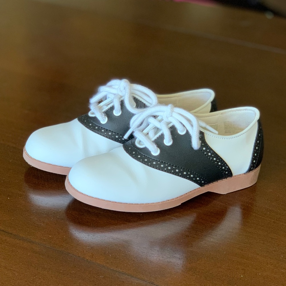 Girls Saddle Shoes Dance 50’s